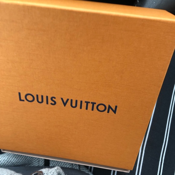 Louis Vuitton Belt - Picture 2 of 5